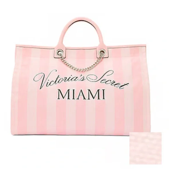 VICTORIA SECRET EXCLUSIVE  MAIMI FASHION SHOW CHAIN TOTE 2025 - Picture 2 of 5